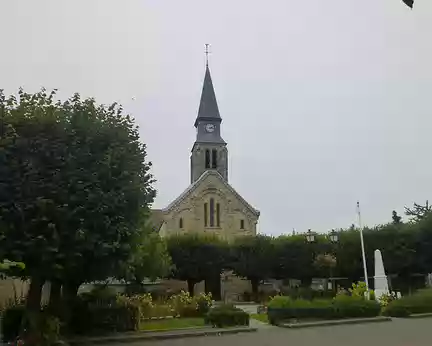 PXL008 Eglise St-Germain-d'Auxerre, en pierre meulière de style roman datant du XIIIè s., clocher XIXè s., Coignières